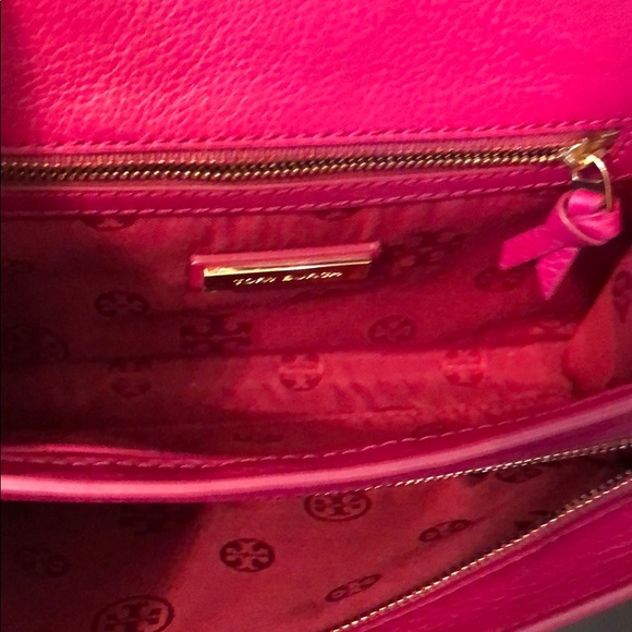 Crossbody - Picture 6 of 8